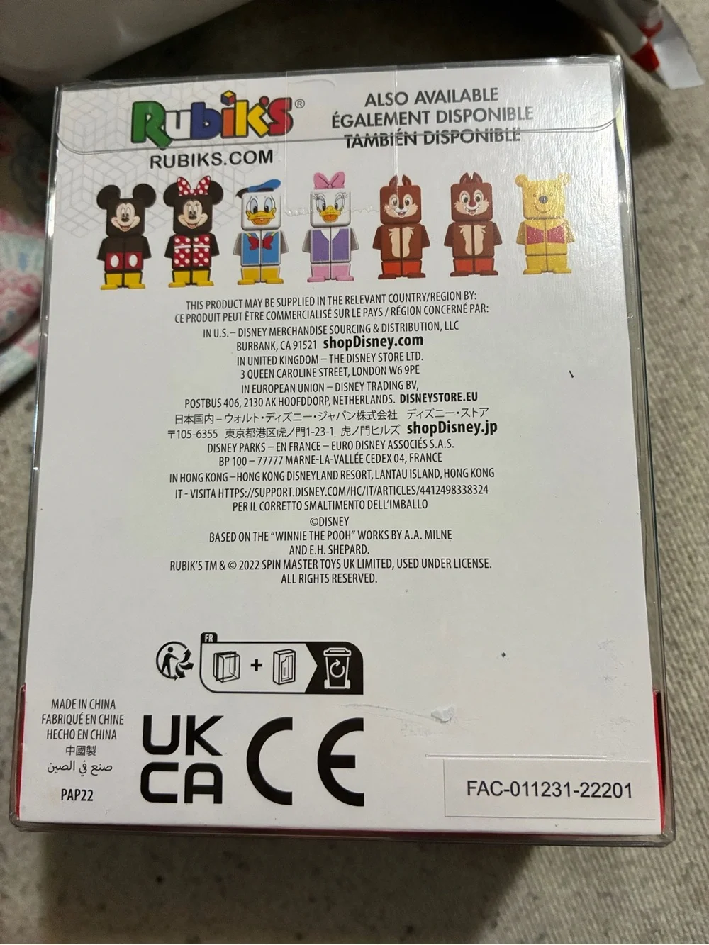 Minnie Mouse Character Cube - Black & Red